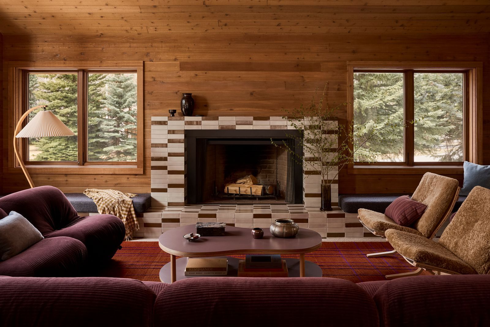 Sala de estar con chimenea